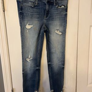 Ladies Distressed skinny jeans
